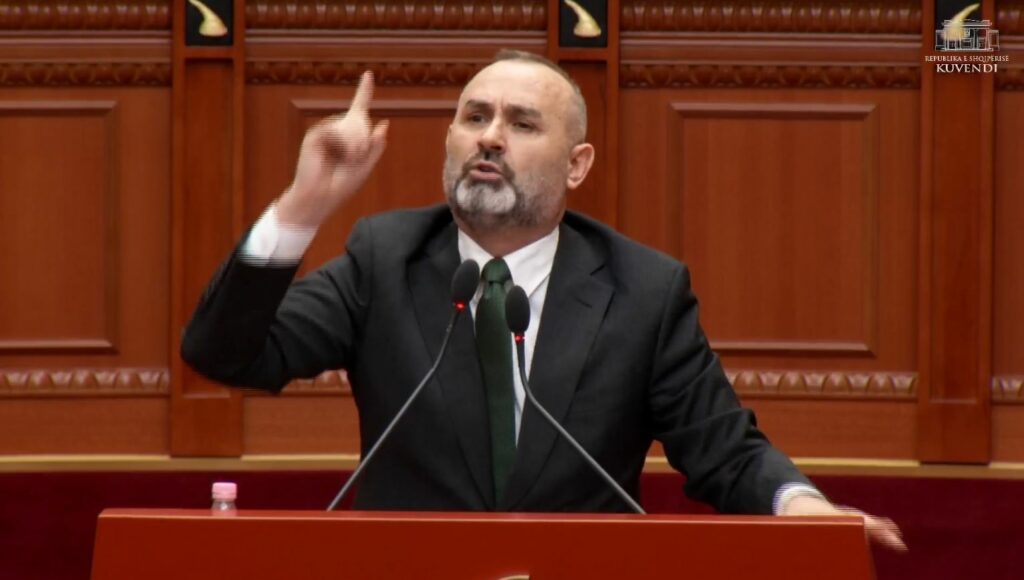 “Lura digjet, Prokuroria të zgjohet!”- Manja