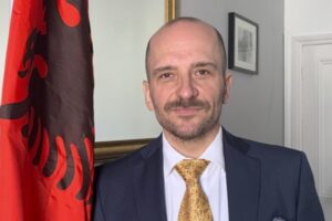 politikanëve të krahut të d