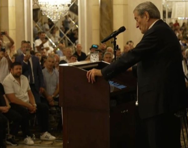 për shqiptarët e Amerikës,