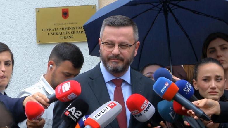 nuk mund ta mundin politikisht