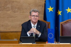 MOS PRITNI MBËSHTETJEN TONË
