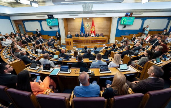 MBYLLJA E KAPITULLIT 27