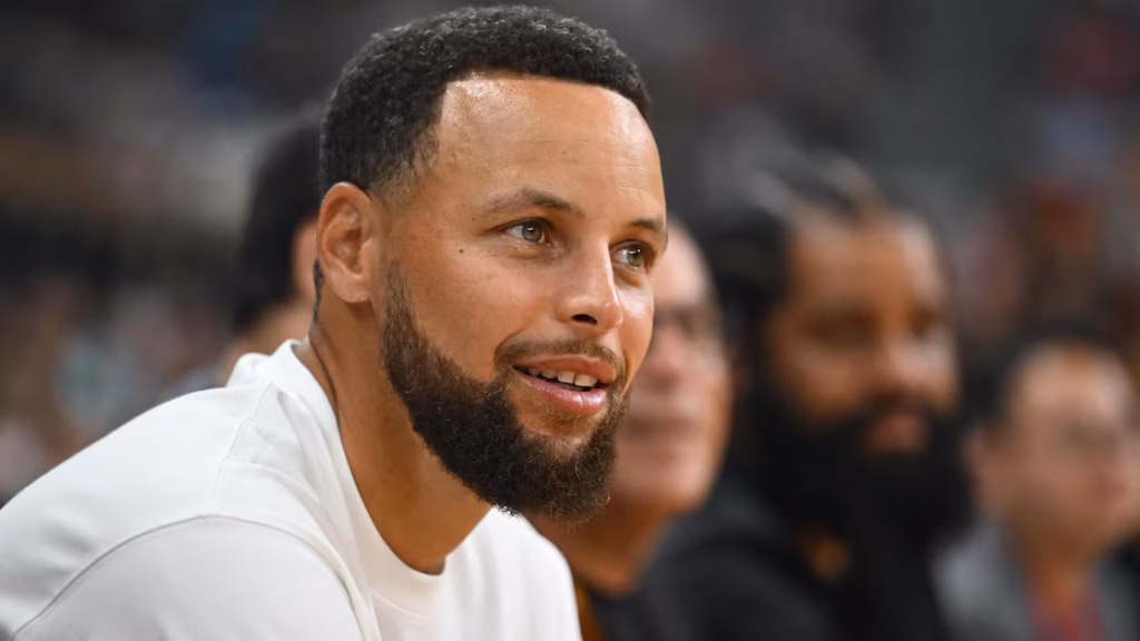 Steph Curry reagon me humor ndaj parashikimit se Warriors nuk do të kualifikohen në plej of