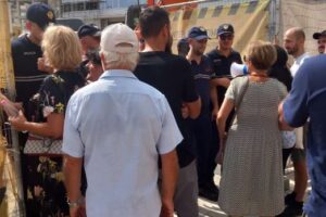 Tensione në Vlorë/ Protestë kundër muzeut