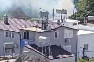 Fushë-Krujë/ Zjarri përfshin banesën, shembet çatia