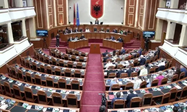 Sesion i ri, beteja të