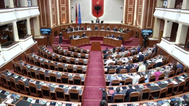 Sesion i ri, beteja të