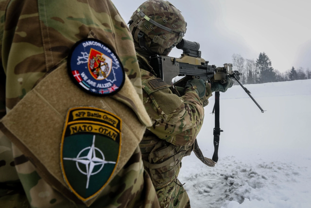 SHBA qetëson NATO n  Rusia nuk ka asnjë plan lufte kundër Aleancës