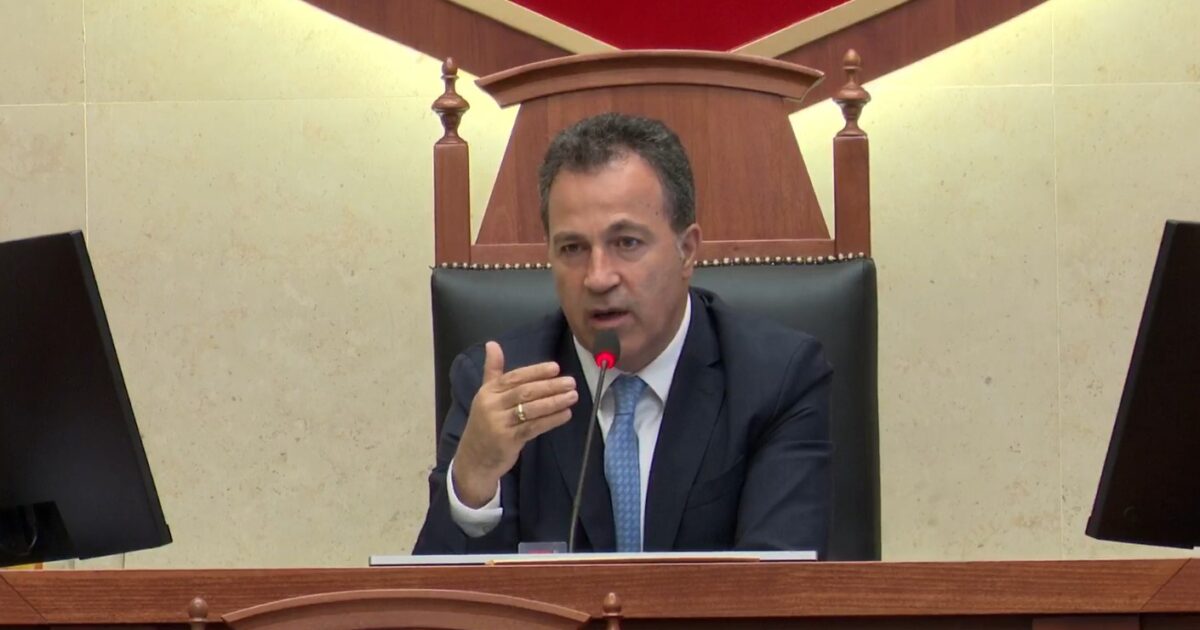 sesioni i ri parlamentar,