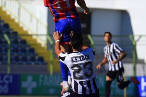 Laçi triumfon ndaj Vllaznisë, kurbinasit marrin