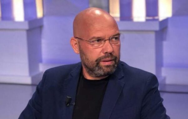 Loja ngriva-shkriva me policinë…