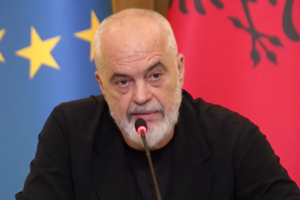 dhe drejtuesit politikë