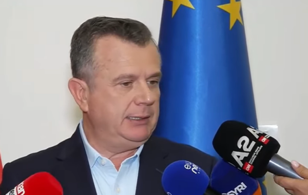 bëhet avokate e askujt