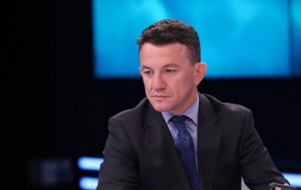 Frika me protestu kundër Kurtit