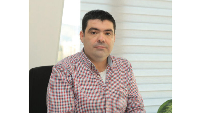 e stafit të kualifikuar