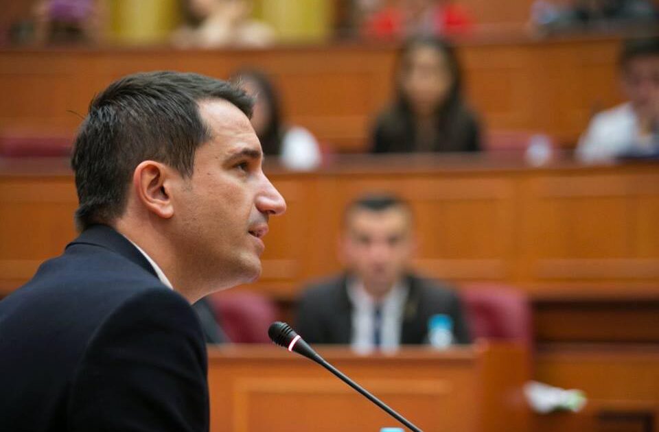 në mbledhjen e sotme