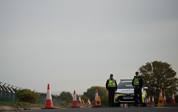 Policia britanike kundër terrorizmit heton lidhjen e Iranit me komplotin e dyshuar me bombë në bazën RAF