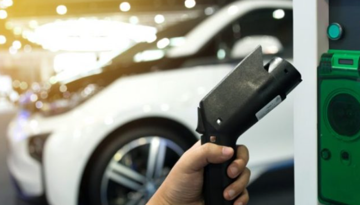 Industria e makinave në Europë përballë rrezikut të furnizimit  kalimi te elektriket rrit konkurrencën