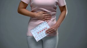 Studimi  shenjat e para të pubertetit parashikojnë menstruacionet e dhimbshme