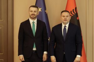 ministrin e Administratës Publike të