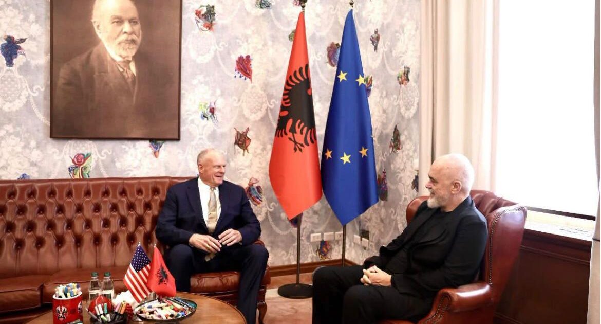ambasadori i ri