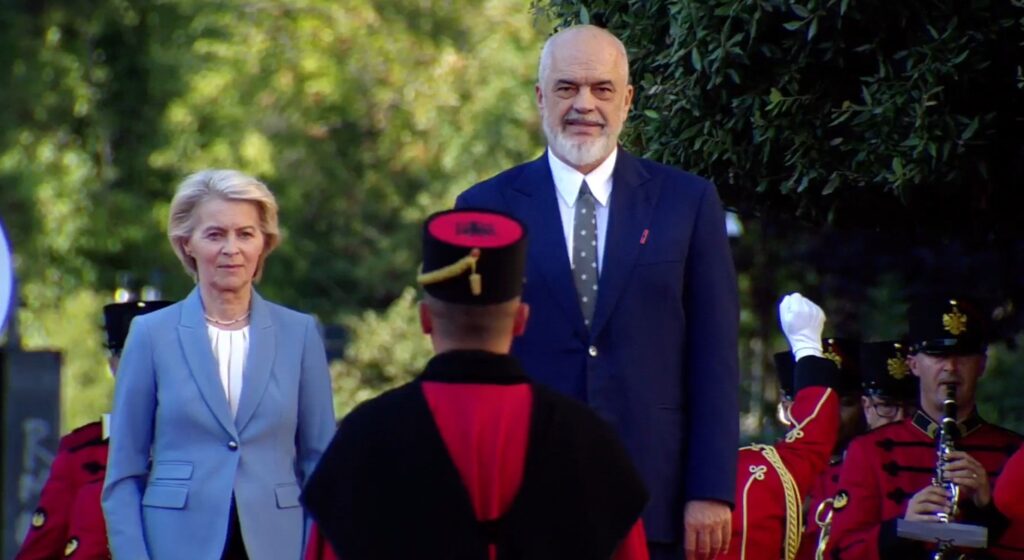 Von der Leyen pritet me ceremoni shtetërore nga Kryeministri Rama  në fokus rruga drejt Bashkimit Evropian