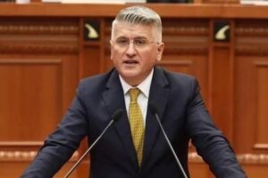 “Babua flet, ne besojmë; ai