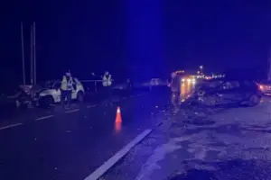 Aksident në rrugën Gramsh-Cërrik, motori përplas