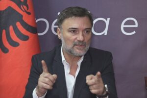 dosje për të