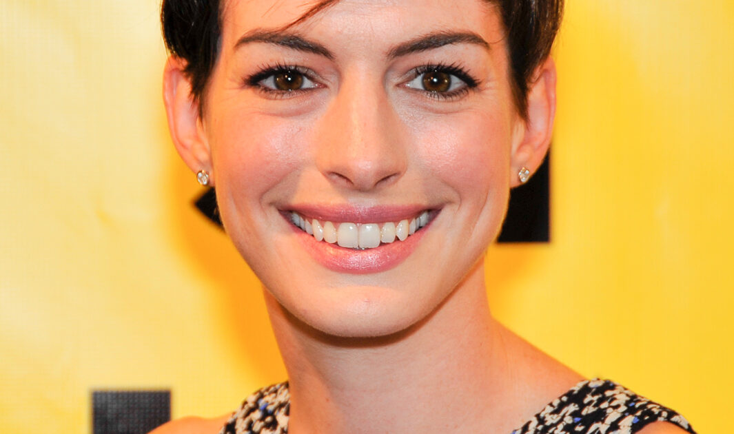Anne Hathaway, protagoniste e filmit Verity