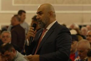 e fundit në arkivolin e