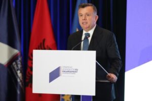 Vëreni në krye të agjendës