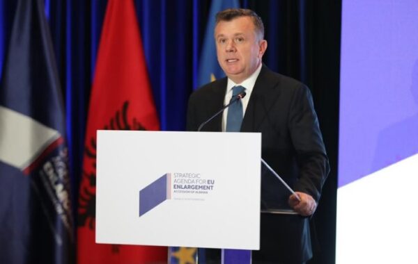Vëreni në krye të agjendës