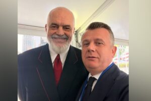 në majën më të lartë