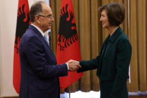 ambasadoren e re të