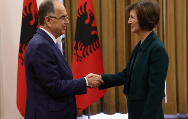 ambasadoren e re të