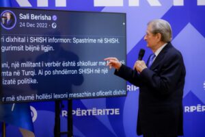 ulët tradhtie ndaj ligjit e