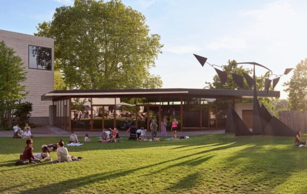 Ndërtesa e re e galerisë Wyss në Fondation Beyeler, Riehen të Bazelit, e projektuar nga arkitekti Peter Zumthor