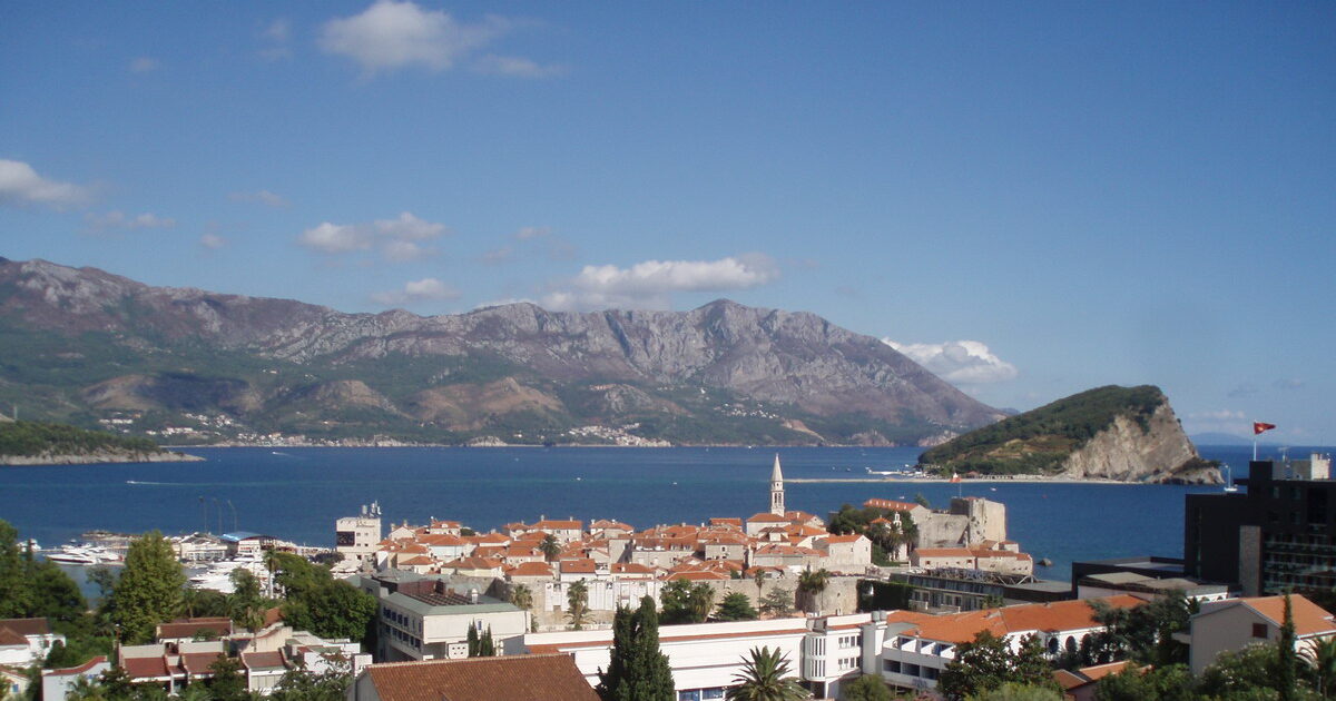 Budva — pamje nga Gospostina. Foto: Bratislav Tabaš / Wikimedia Commons (CC BY-SA 3.0)