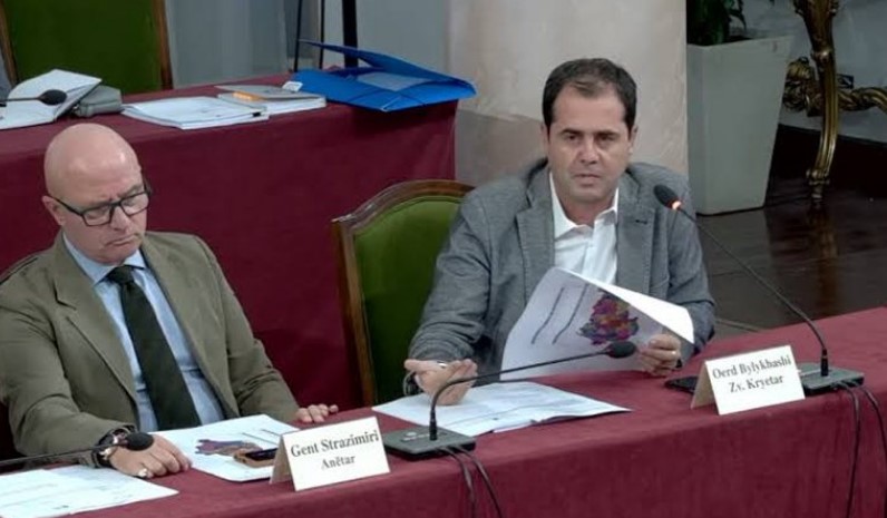 DEBATET te Ligjet për Territorialen  PS rrëzoi hartën me 100 bashki të PD  Bylykbashi  Shqyrtoni nismën tonë  Manja  S k