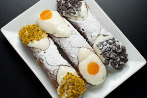 Cannoli siciliani me krem rikote dhe pistakë