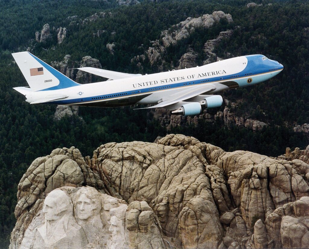 Shtëpia e Bardhë i ndalon CNN së fluturimin me Air Force One në udhëtimin e Trump drejt Tenesit