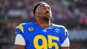 Myles Garrett i Rams do t i nënshtrohet artroskopisë së gjurit dhe do të mungojë të paktën katër ndeshje