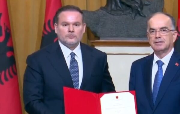 si ministër i Punëve të