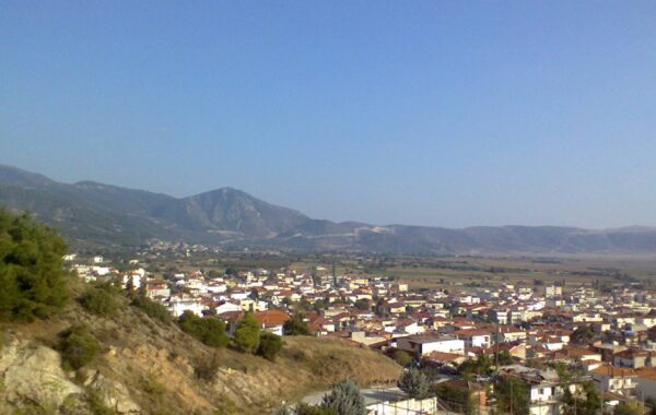 Pamje e qytetit të Elasonës, Greqi