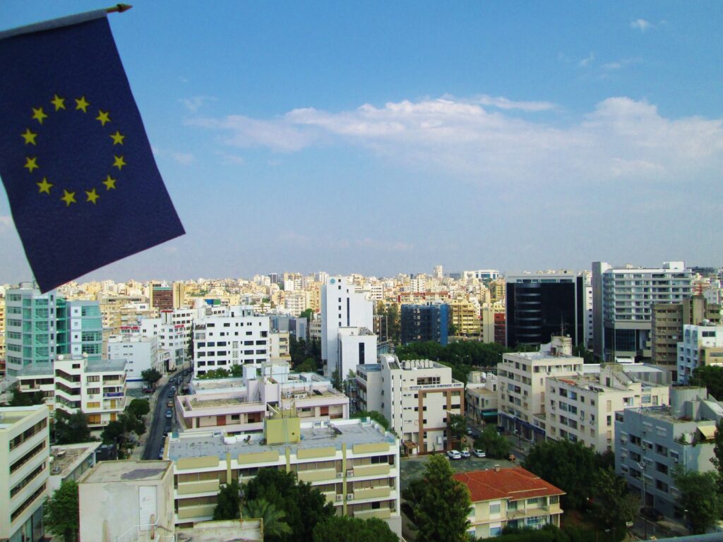 Delegacioni i BE së në Gjirin Persik dënon sulmet e Huthi t   Të papranueshme  dëmtojnë ekonominë globale 