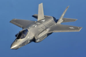 Një avion luftarak F-35A Lightning II i Forcës Ajrore të SHBA-së