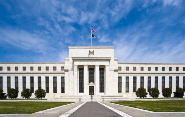 Ndërtesa Eccles, selia e Rezervës Federale në Uashington. Foto: Federal Reserve / Wikimedia Commons (domain publik)