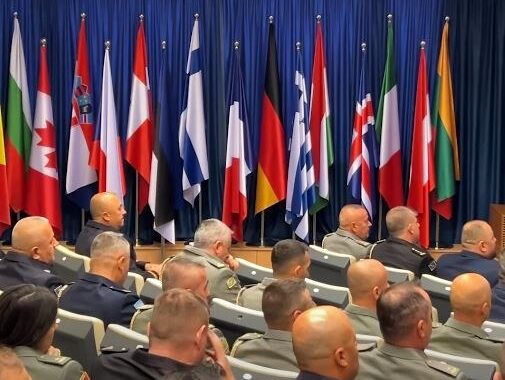 Oficerë në Kolegjin e Mbrojtjes dhe Sigurisë në Shqipëri