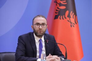 si Vuçiçi, algoritmi i censurës